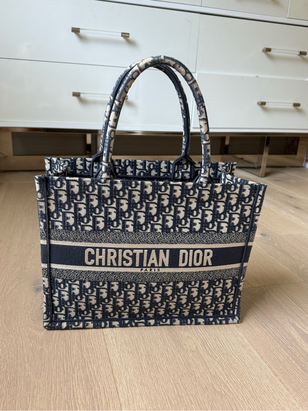 Designer Tote - Picture 4 of 9